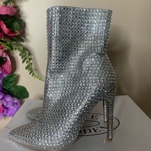 Ladies fashion boots